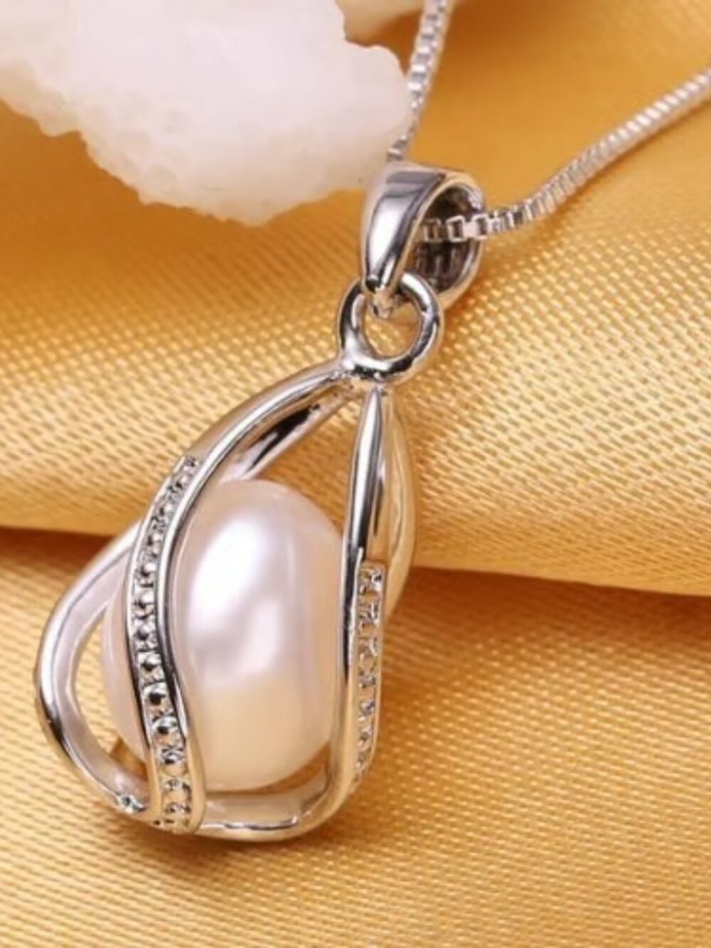 Exquisite Pink Pearl with Rhinestones Necklace
